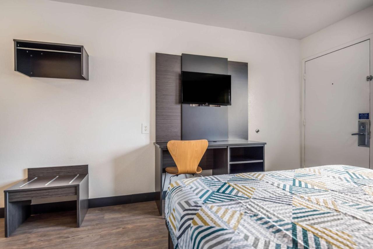 Motel 6-College Station, Tx - Bryan Екстериор снимка