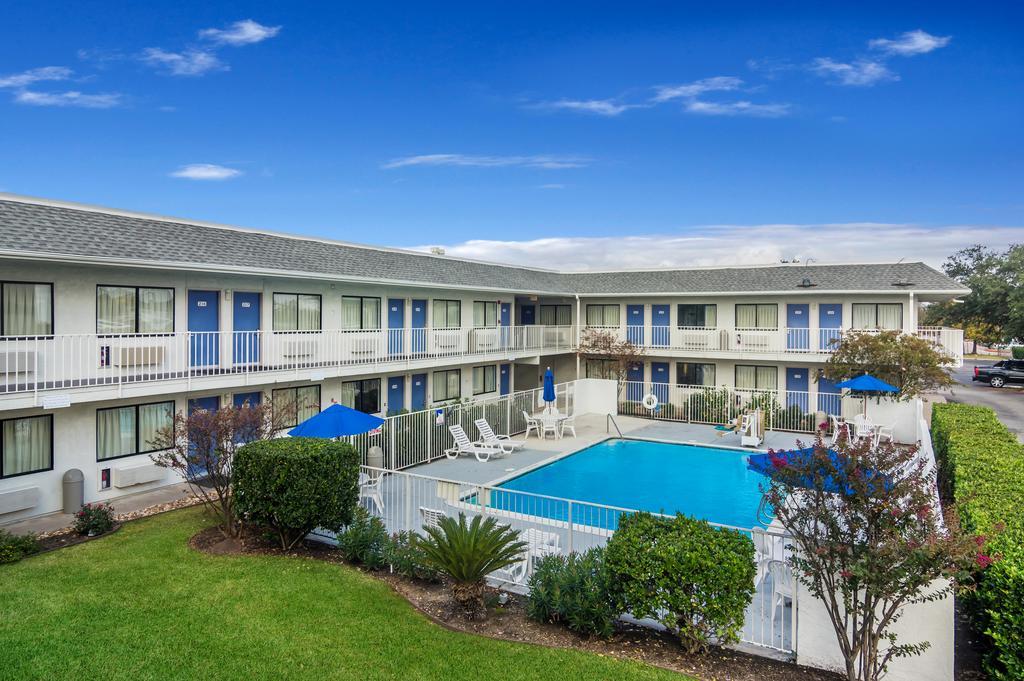 Motel 6-College Station, Tx - Bryan Екстериор снимка