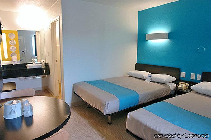Motel 6-College Station, Tx - Bryan Екстериор снимка